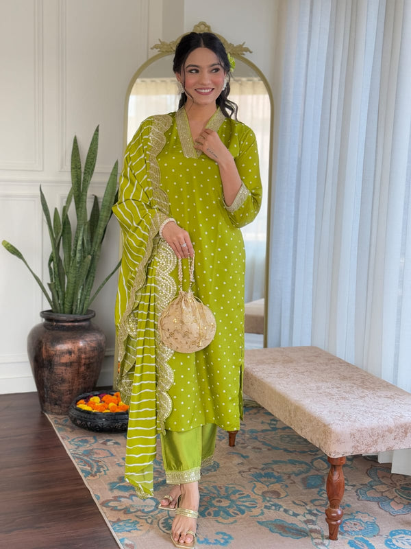 Women's Bandhani Print Embroidered Kurta Pant Set With Muslin Dupatta