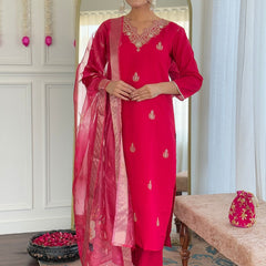 Silk Blend Kurta Set With Zcard Dupatta