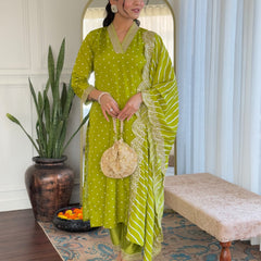 Women's Bandhani Print Embroidered Kurta Pant Set With Muslin Dupatta