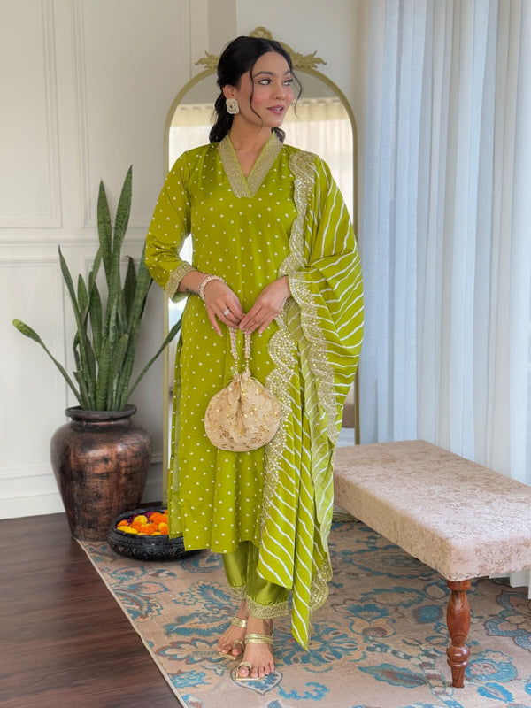 Women's Bandhani Print Embroidered Kurta Pant Set With Muslin Dupatta
