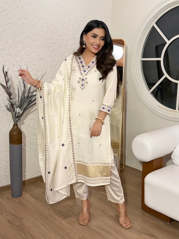 Women’s Viscose Silk Embroidered Kurta With Chanderi Pant & Dupatta Set