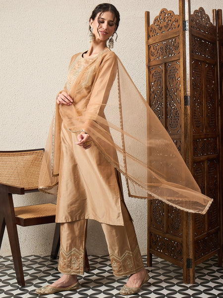 Silk Blend Kurta Set With Net Dupatta