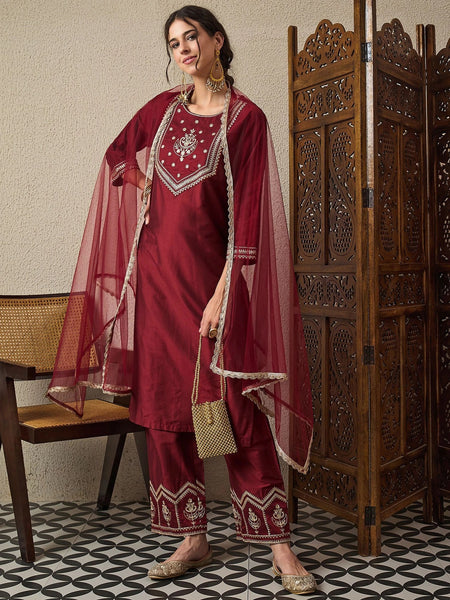 Silk Blend Kurta Set With Net Dupatta