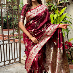Woven Design Banarasi Silk Blend Saree With Blouse Piece