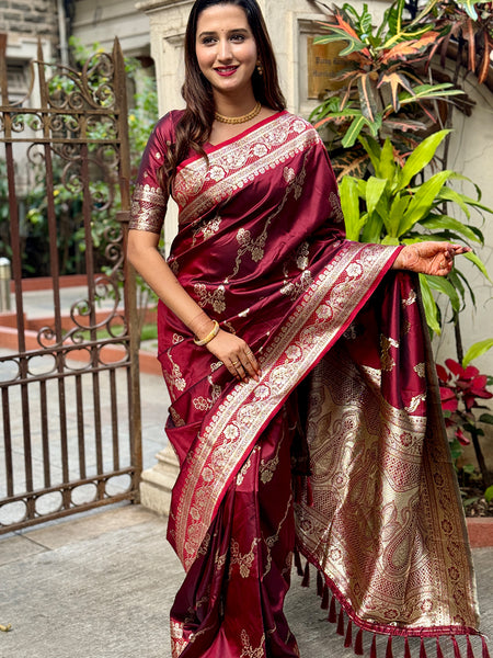 Woven Design Banarasi Silk Blend Saree With Blouse Piece