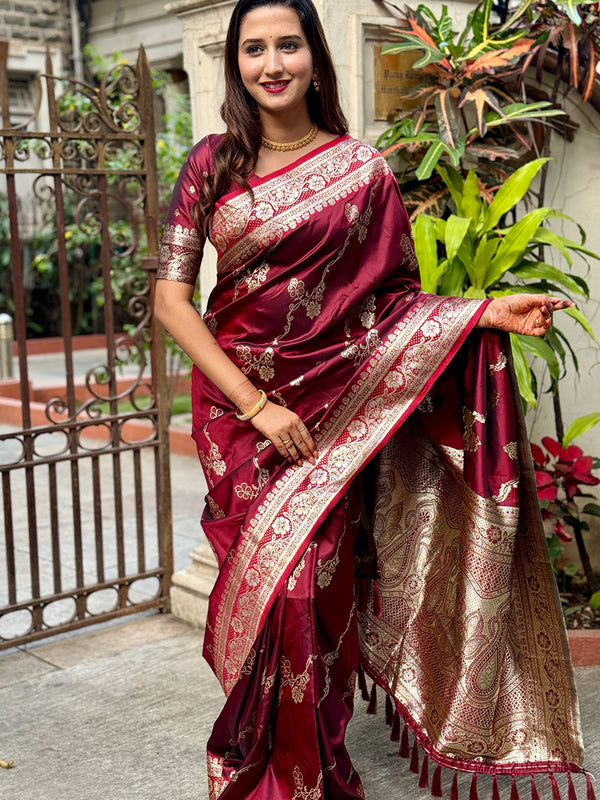 Woven Design Banarasi Silk Blend Saree With Blouse Piece
