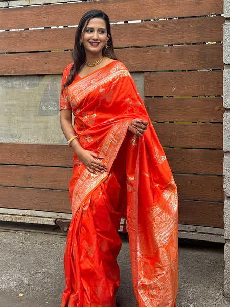 Woven Design Banarasi Silk Blend Saree With Blouse Piece