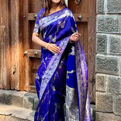 Woven Design Banarasi Silk Blend Saree With Blouse Piece