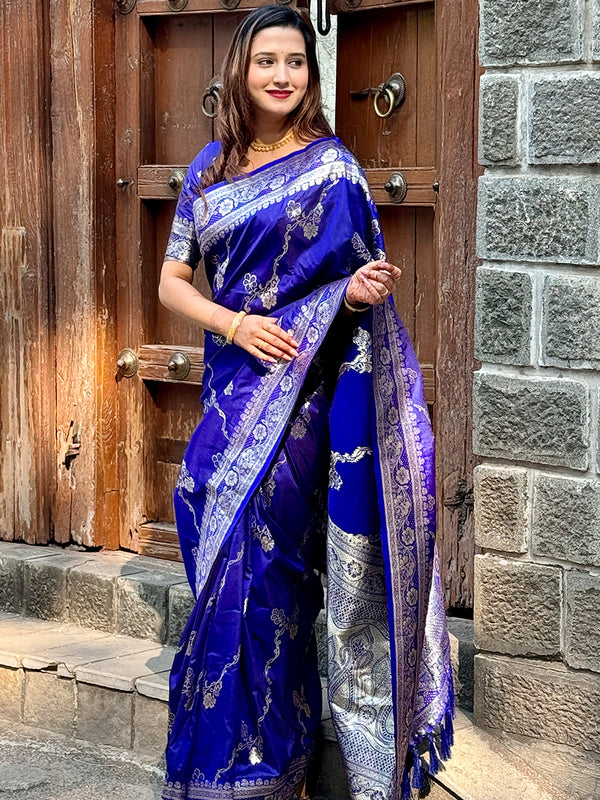 Woven Design Banarasi Silk Blend Saree With Blouse Piece