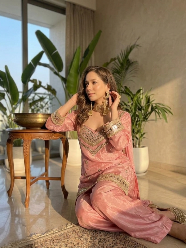 Women's Embroidered Chinon Suit Set With Dupatta