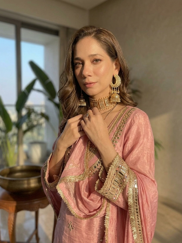 Women's Embroidered Chinon Suit Set With Dupatta