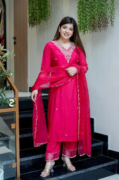 Women's Embroidered Viscose Chanderi Straight Kurta With Pant & Organza Dupatta Set