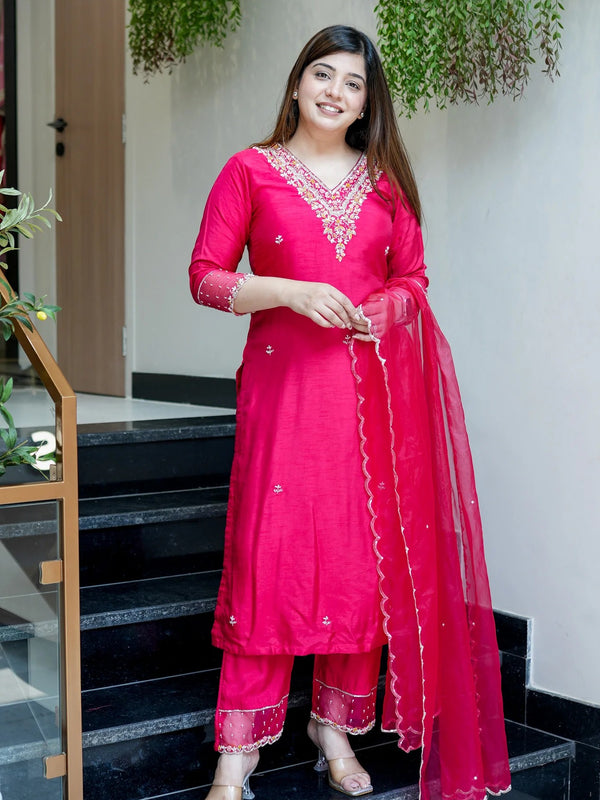 Women's Embroidered Viscose Chanderi Straight Kurta With Pant & Organza Dupatta Set