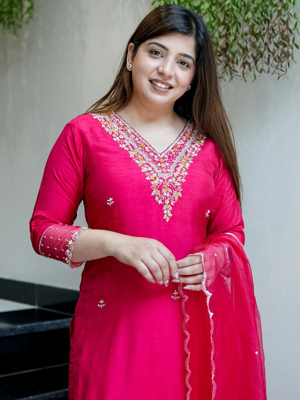 Women's Embroidered Viscose Chanderi Straight Kurta With Pant & Organza Dupatta Set