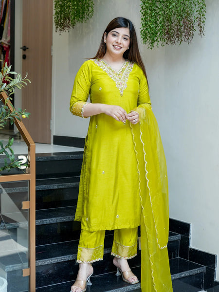 Women's Embroidered Viscose Chanderi Straight Kurta With Pant & Organza Dupatta Set