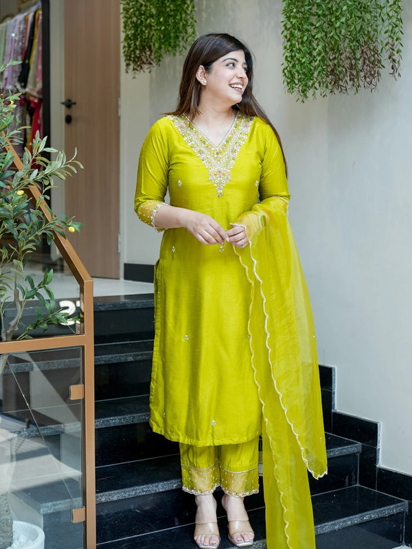 Women's Embroidered Viscose Chanderi Straight Kurta With Pant & Organza Dupatta Set
