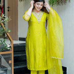 Women's Embroidered Viscose Chanderi Straight Kurta With Pant & Organza Dupatta Set