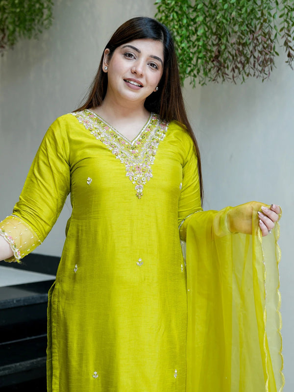 Women's Embroidered Viscose Chanderi Straight Kurta With Pant & Organza Dupatta Set