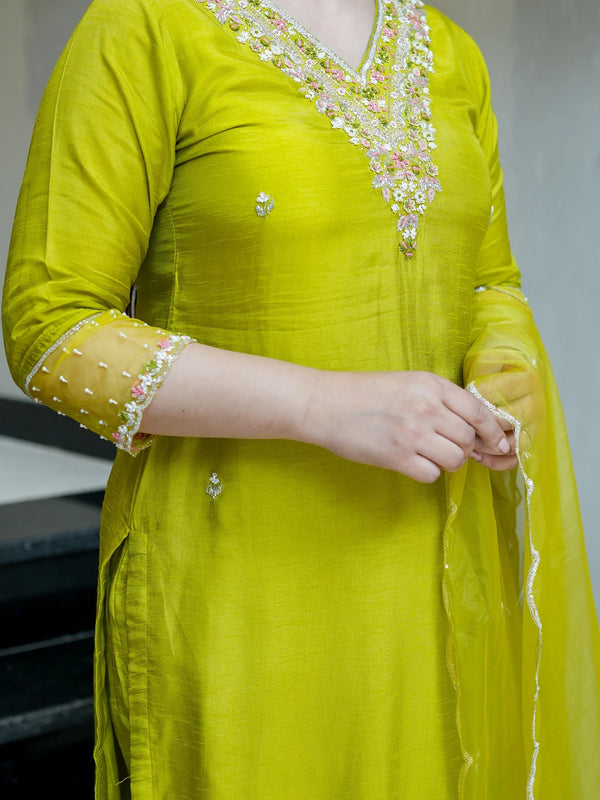Women's Embroidered Viscose Chanderi Straight Kurta With Pant & Organza Dupatta Set