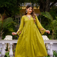 Women's Chanderi Silk Embroidered Kurta Pant & Organza Dupatta Set