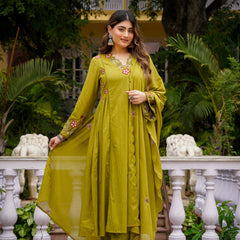 Women's Chanderi Silk Embroidered Kurta Pant & Organza Dupatta Set