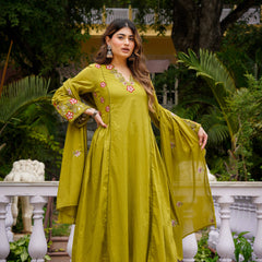 Women's Chanderi Silk Embroidered Kurta Pant & Organza Dupatta Set