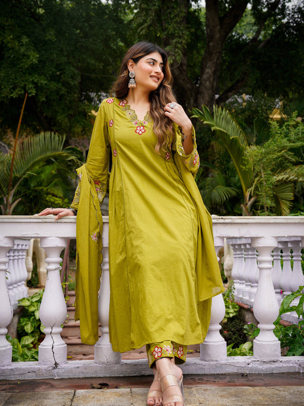 Women's Chanderi Silk Embroidered Kurta Pant & Organza Dupatta Set