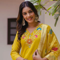 Women's Viscose Gadhwal Embroidered Beads Kurta with Bottom & Jacquard Tabby Organza Dupatta Set