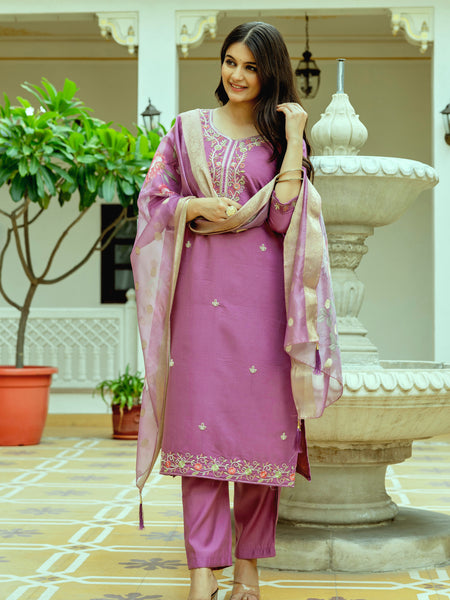Women's Viscose Chanderi Silk Embroidered Beads Kurta with Bottom & Tabby Organza Dupatta Set  👗 Product Details 👗
