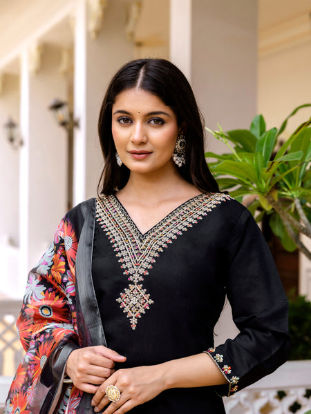 Women's Viscose Chanderi Embroidered Kurta with Bottom & Jacquard Organza Dupatta Set