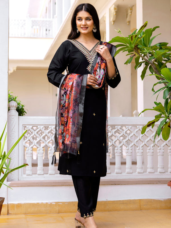 Women's Viscose Chanderi Embroidered Kurta with Bottom & Jacquard Organza Dupatta Set