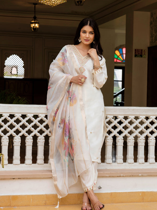 Women's Viscose Chanderi Embroidered Kurta with Bottom & Jacquard Organza Dupatta Set