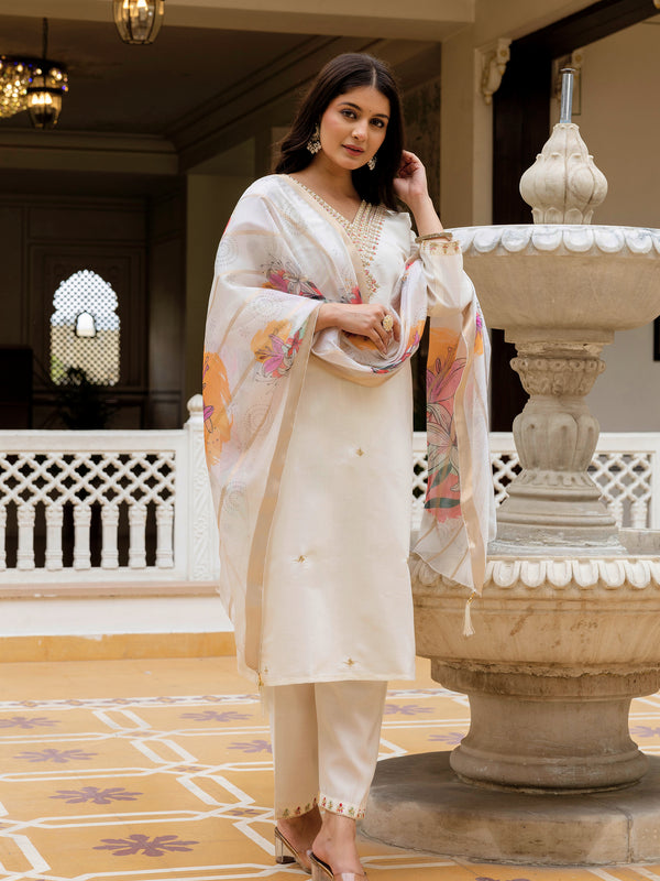 Women's Viscose Chanderi Embroidered Kurta with Bottom & Jacquard Organza Dupatta Set