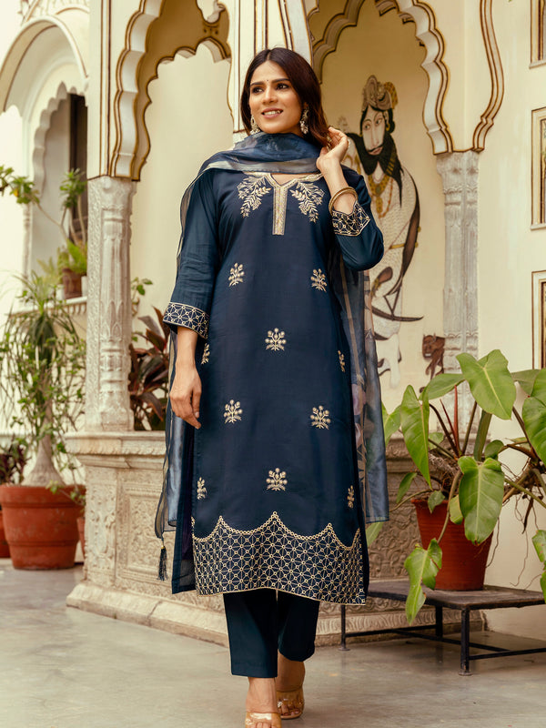 Women's Viscose Chanderi Embroidered Kurta with Bottom & Jacquard Organza Dupatta Set