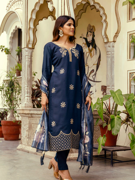 Women's Viscose Chanderi Embroidered Kurta with Bottom & Jacquard Organza Dupatta Set