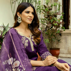 Women's Viscose Chanderi Embroidered Kurta with Bottom & Jacquard Organza Dupatta Set