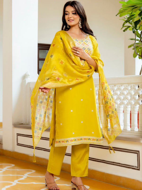 Women's Viscose Shimar Embroidered Kurta with Bottom & Jacquard Tabby Organza Dupatta Set
