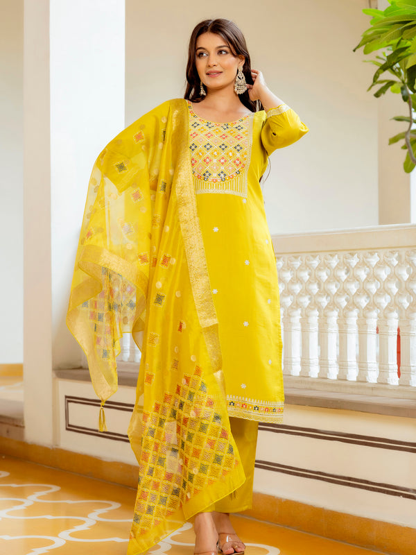 Women's Viscose Shimar Embroidered Kurta with Bottom & Jacquard Tabby Organza Dupatta Set