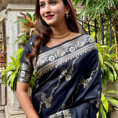 Woven Design Banarasi Silk Blend Saree With Blouse Piece