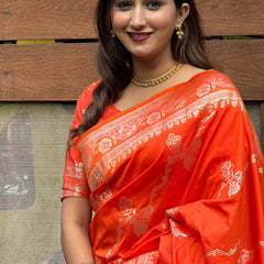 Woven Design Banarasi Silk Blend Saree With Blouse Piece