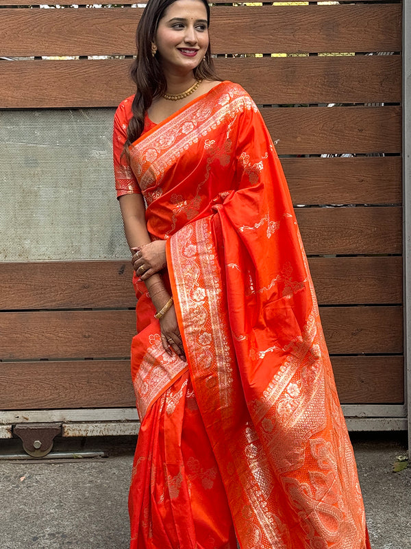 Woven Design Banarasi Silk Blend Saree With Blouse Piece