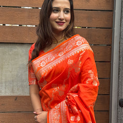 Woven Design Banarasi Silk Blend Saree With Blouse Piece
