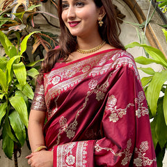 Woven Design Banarasi Silk Blend Saree With Blouse Piece