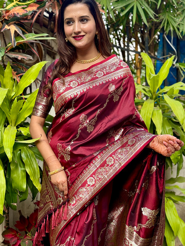 Woven Design Banarasi Silk Blend Saree With Blouse Piece
