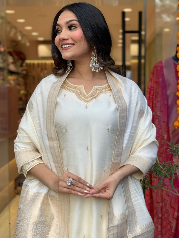 Women’s Viscose Chanderi Embroidered Straight Kurta With Bottom & Jacquard Dupatta Set