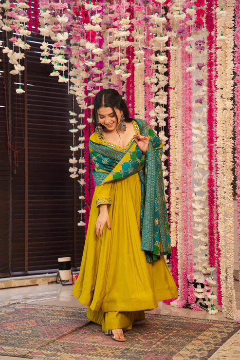 Women's Embroidered Chanderi Silk Kurta With Palazzo & Cotton Dupatta Set