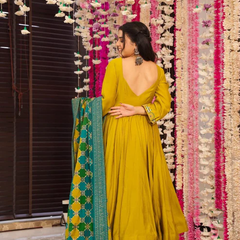 Women's Embroidered Chanderi Silk Kurta With Palazzo & Cotton Dupatta Set