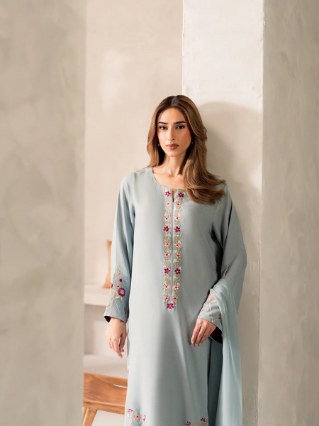 Women's Chanderi Silk Embroidered Kurta Pant Set With Chinnon Dupatta