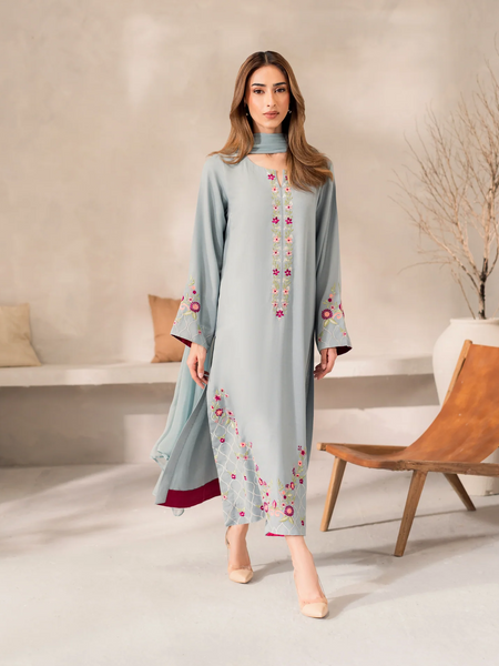 Women's Chanderi Silk Embroidered Kurta Pant Set With Chinnon Dupatta