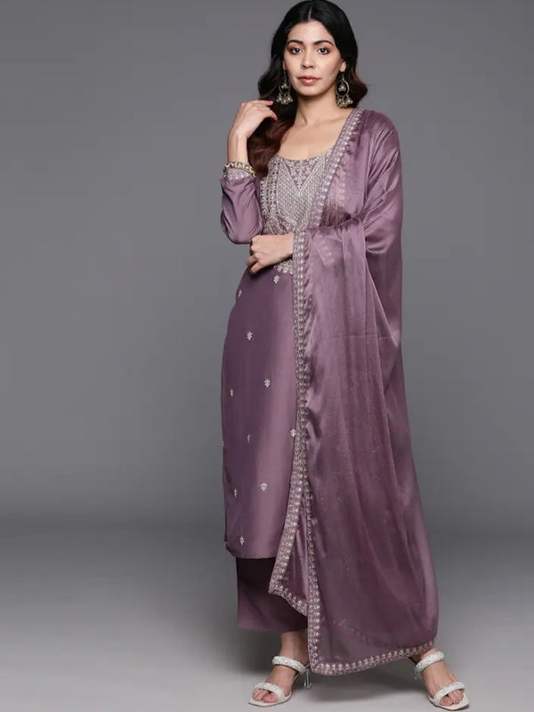 Women’s Viscose Chanderi A-Line Kurta Set With Embroidered Detailing & Chinon Dupatta